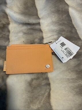 Lululemon rock Melon clip able card case